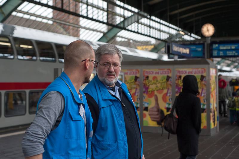 „Bahnhofsmission ein Segen für die Menschen in Oldenburg!“ – Albani in Aktion bei den „Blauen Engeln“