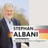 Ein Bild von Stephan Albabni vor einem Cremefarbenen Hintergrund
